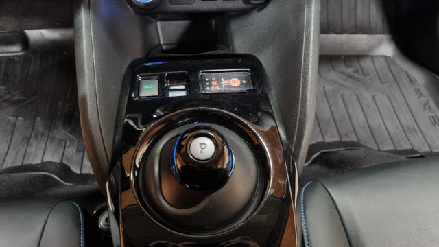 2019 NISSAN LEAF - 23