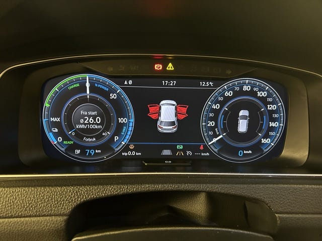 2018 VOLKSWAGEN GOLF - 24