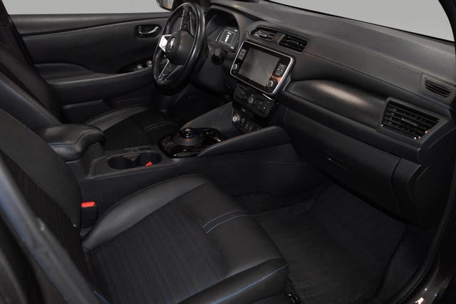 SJNFAAZE1U0062855 2019 NISSAN LEAF-4