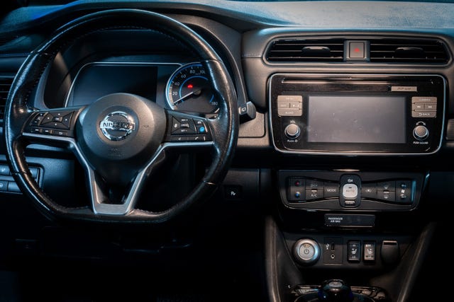 2018 NISSAN LEAF - 11