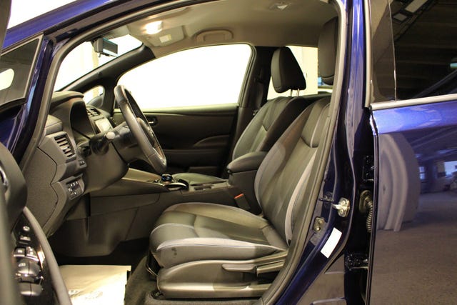 2022 NISSAN LEAF - 12