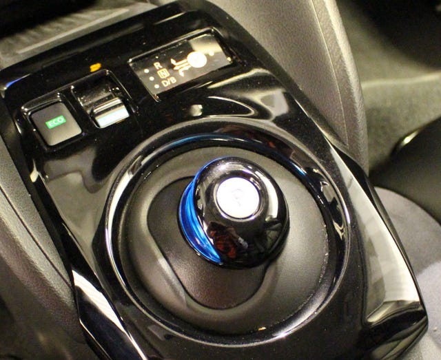 2022 NISSAN LEAF - 23