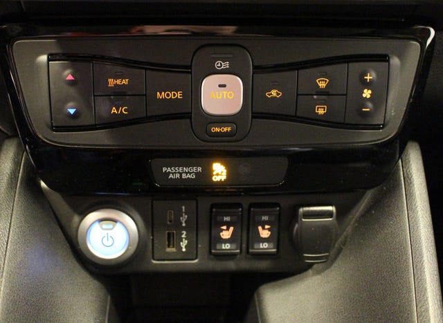 2022 NISSAN LEAF - 22