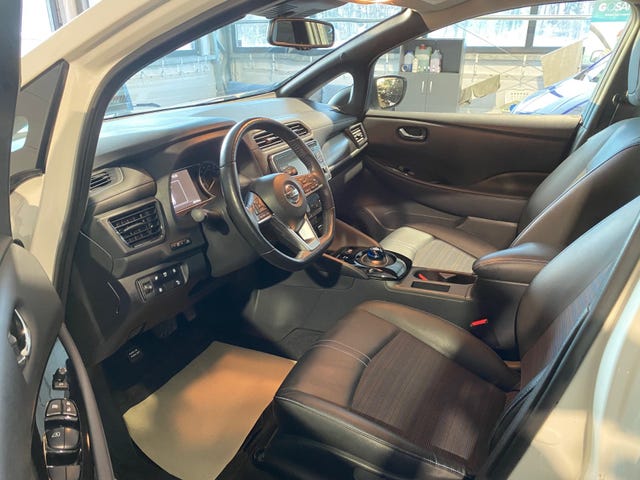 2019 NISSAN LEAF - 18