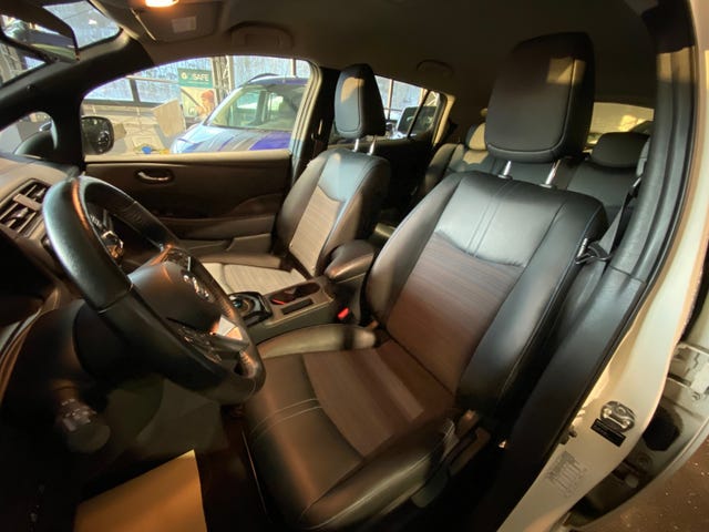 2019 NISSAN LEAF - 19