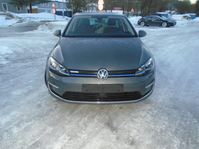 WVWZZZAUZJ8903491 2018 VOLKSWAGEN GOLF-1