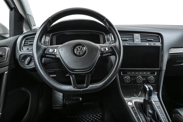 2019 VOLKSWAGEN GOLF - 9