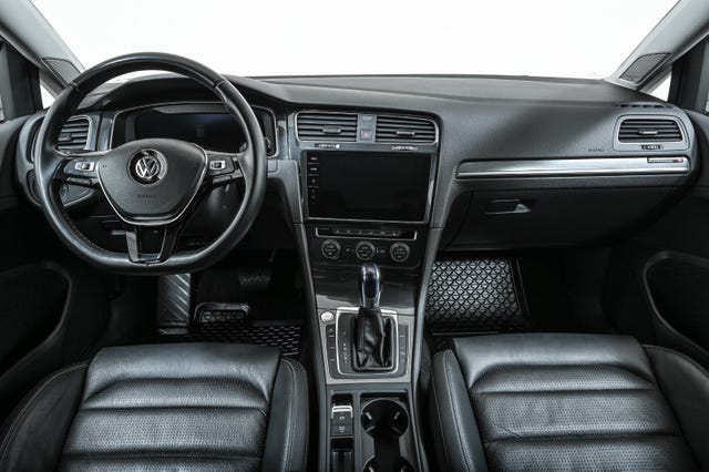 2019 VOLKSWAGEN GOLF - 18