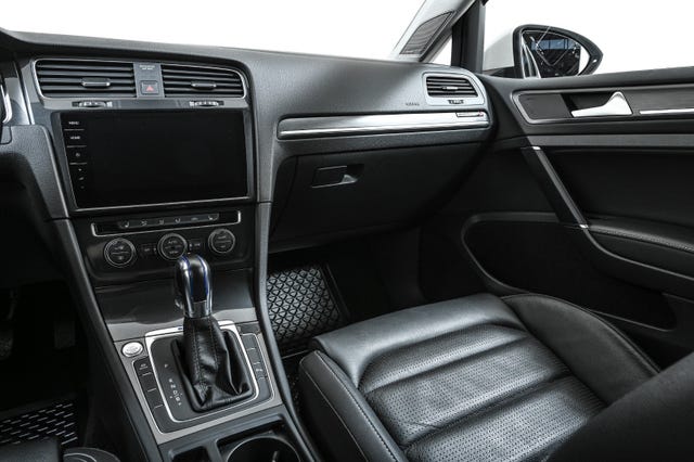 2019 VOLKSWAGEN GOLF - 10