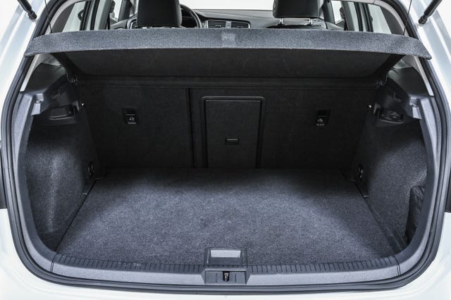 2019 VOLKSWAGEN GOLF - 19