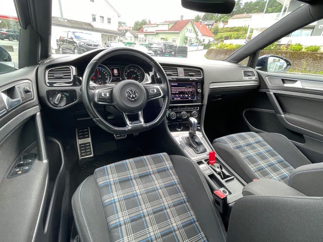 2018 VOLKSWAGEN GOLF - 10