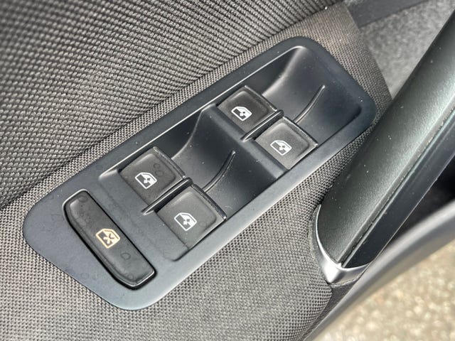 2018 VOLKSWAGEN GOLF - 19
