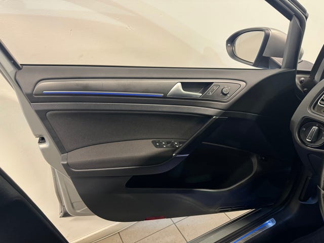 2018 VOLKSWAGEN GOLF - 8