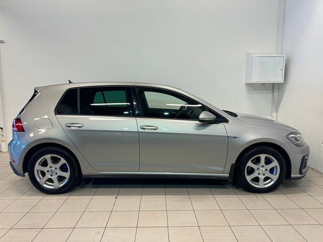 WVWZZZAUZJW800944 2018 VOLKSWAGEN GOLF-5