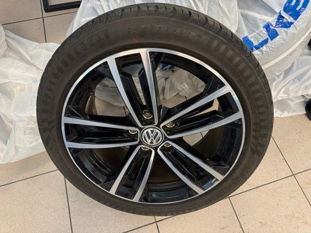 2018 VOLKSWAGEN GOLF - 19