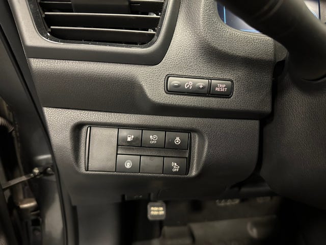 2019 NISSAN LEAF - 11