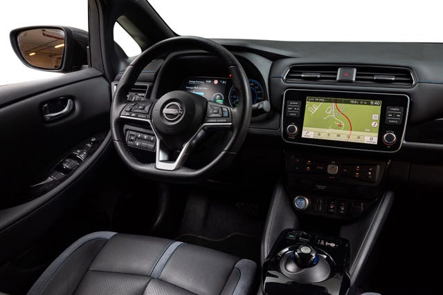 2022 NISSAN LEAF - 50