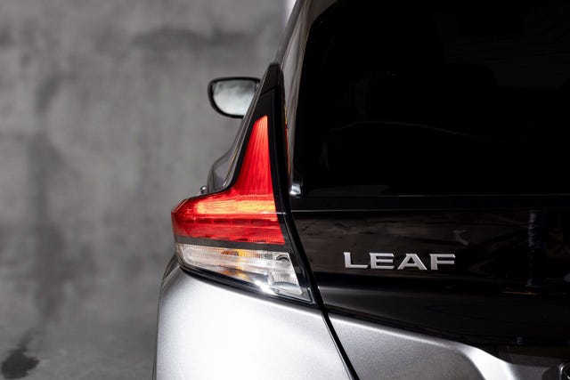 2022 NISSAN LEAF - 33