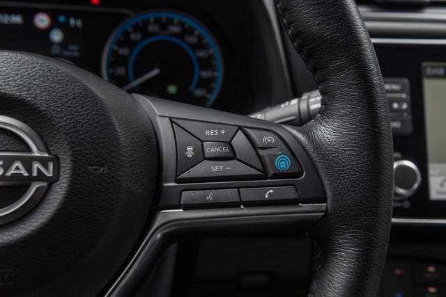 2022 NISSAN LEAF - 16