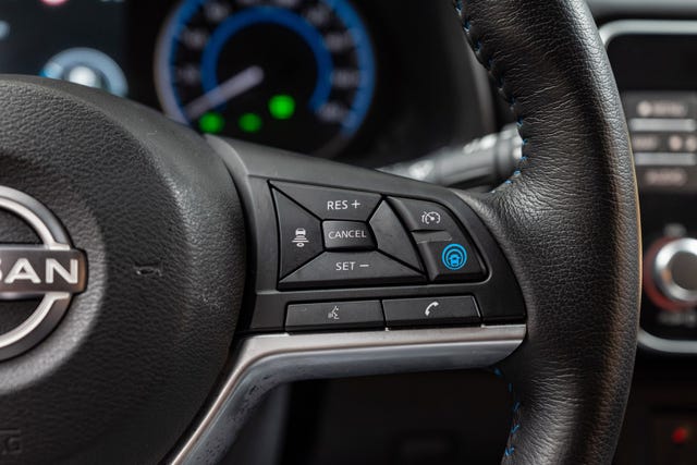 2022 NISSAN LEAF - 38