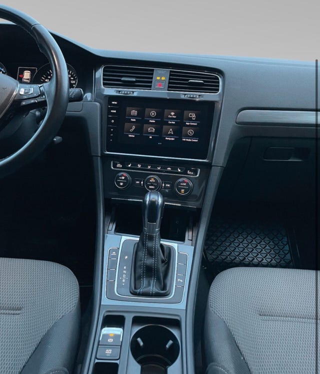 2018 VOLKSWAGEN GOLF - 18