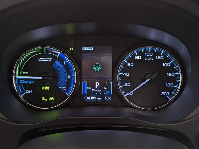 2020 MITSUBISHI OUTLANDER - 25