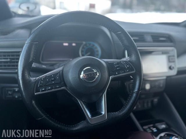 2019 NISSAN LEAF - 17
