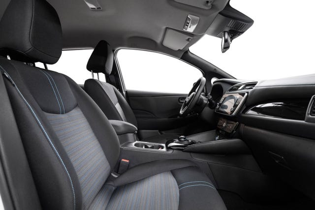 2022 NISSAN LEAF - 22