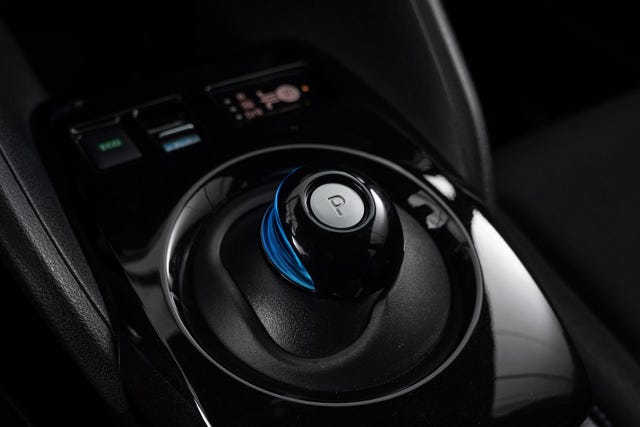 2022 NISSAN LEAF - 12