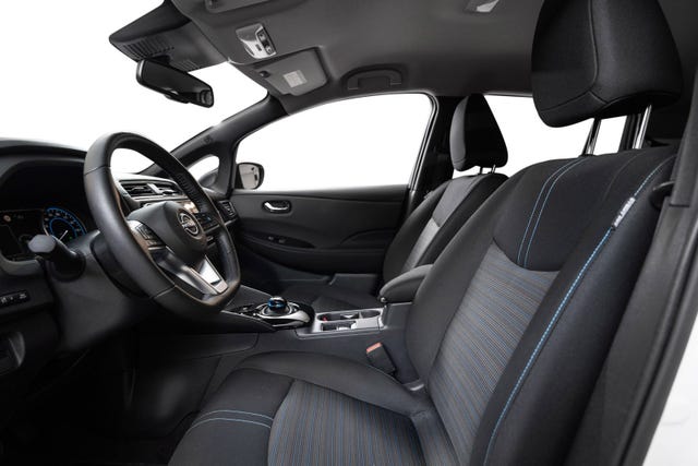 2022 NISSAN LEAF - 10