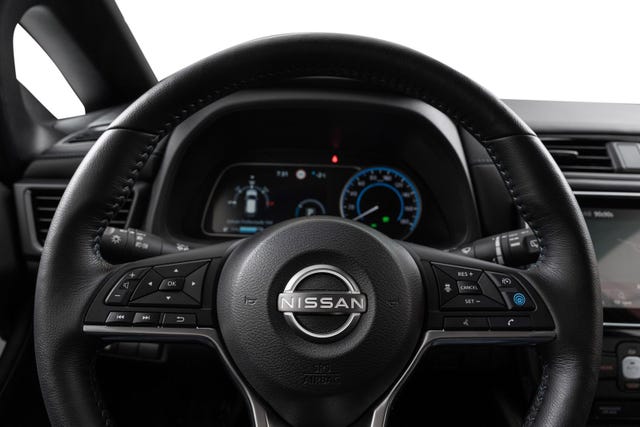 2022 NISSAN LEAF - 16