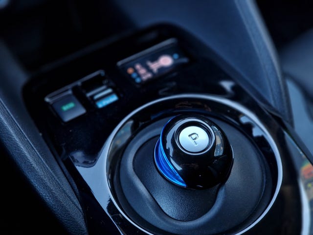 2019 NISSAN LEAF - 16