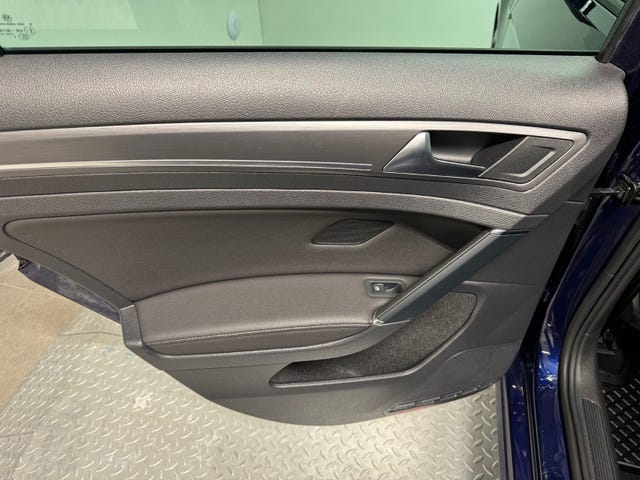 2019 VOLKSWAGEN GOLF - 25