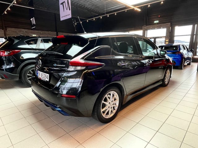 SJNFAAZE1U0003058 2018 NISSAN LEAF-5