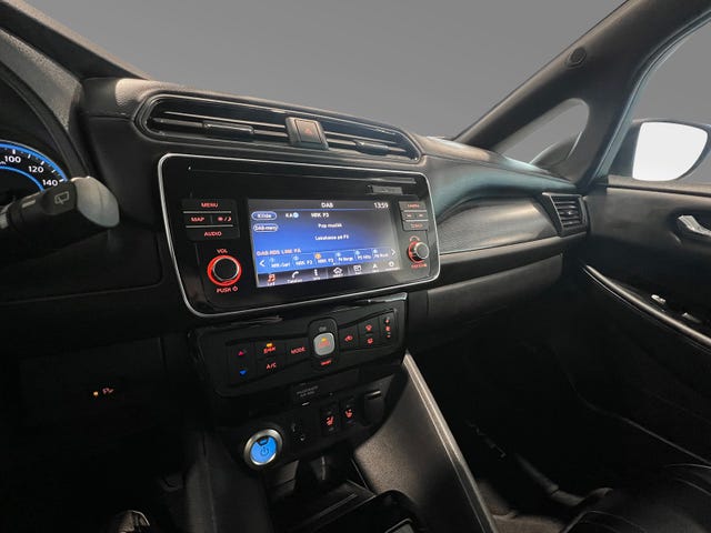 2019 NISSAN LEAF - 17