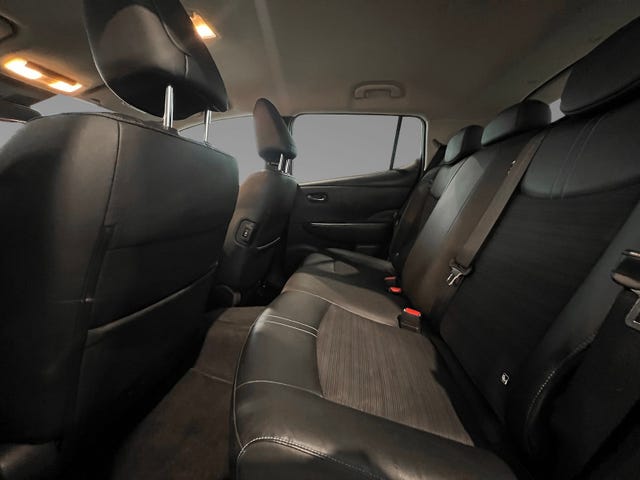 2019 NISSAN LEAF - 12