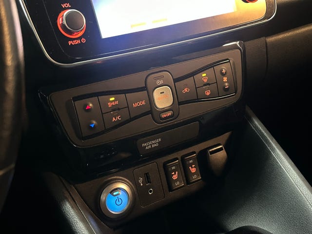 2018 NISSAN LEAF - 15