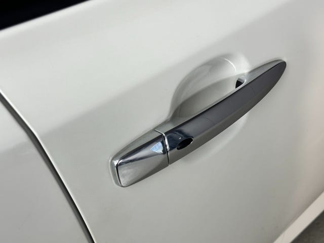 2018 NISSAN LEAF - 25