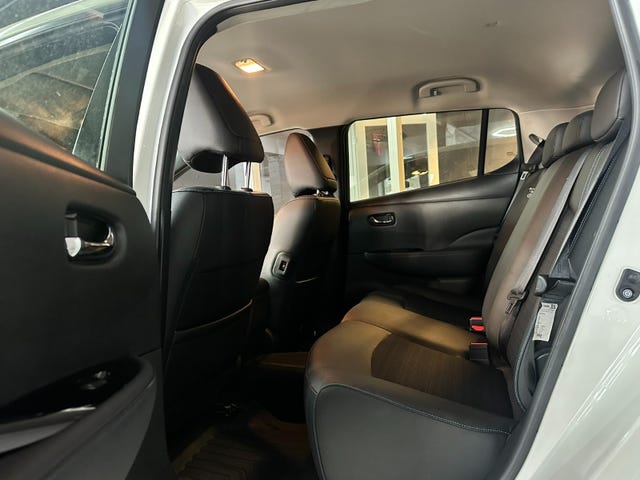 2018 NISSAN LEAF - 24