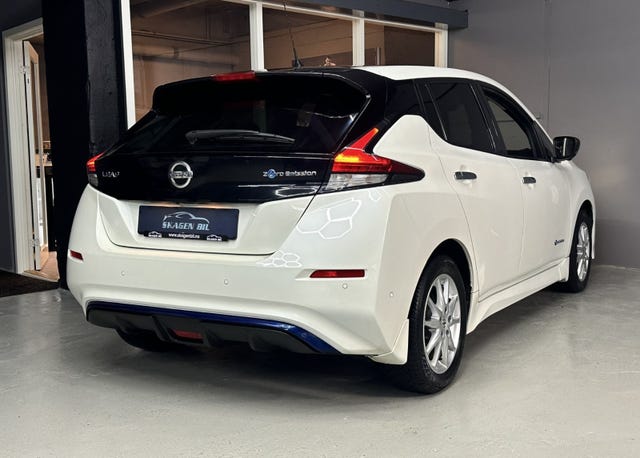 SJNFAAZE1U0029784 2018 NISSAN LEAF-4