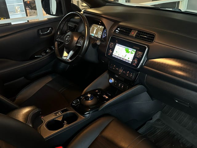 2018 NISSAN LEAF - 22