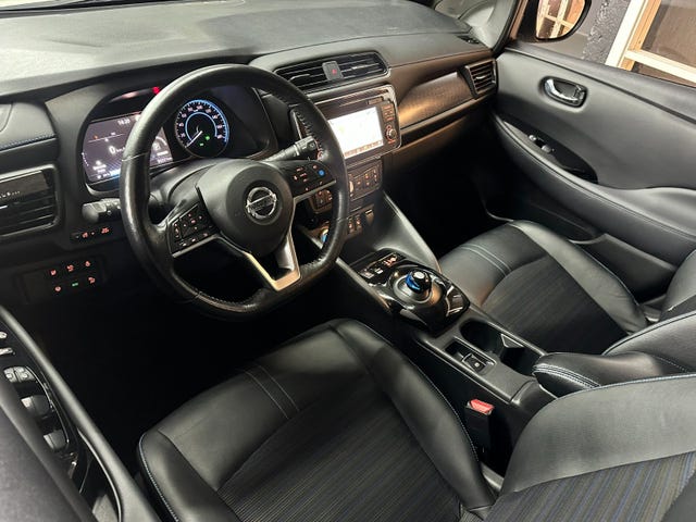 2018 NISSAN LEAF - 9