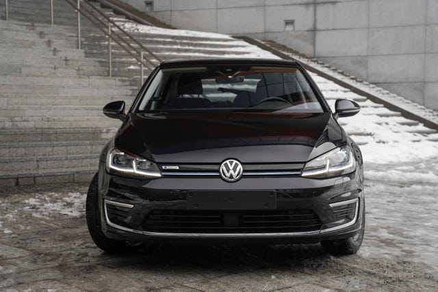 WVWZZZAUZKW915205 2019 VOLKSWAGEN GOLF-3