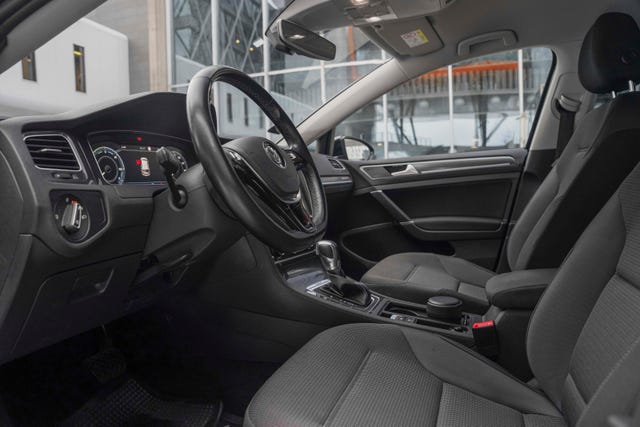2019 VOLKSWAGEN GOLF - 17