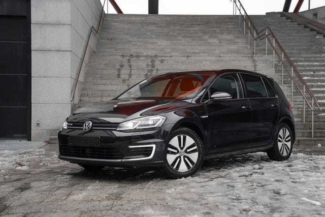WVWZZZAUZKW915205 2019 VOLKSWAGEN GOLF-1