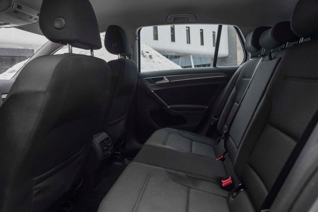 2019 VOLKSWAGEN GOLF - 19
