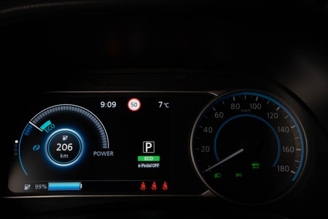 2018 NISSAN LEAF - 25