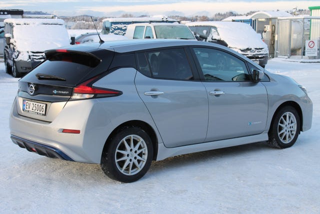 SJNFAAZE1U0030163 2018 NISSAN LEAF-4