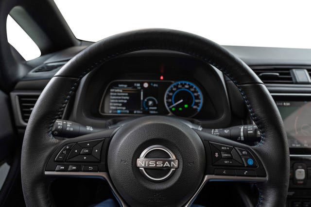 2022 NISSAN LEAF - 16