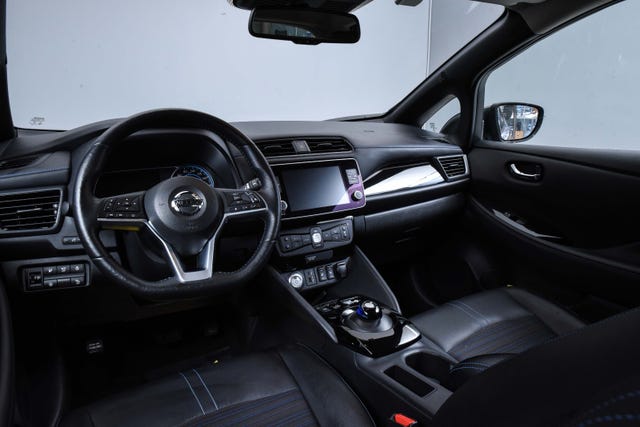 2022 NISSAN LEAF - 9